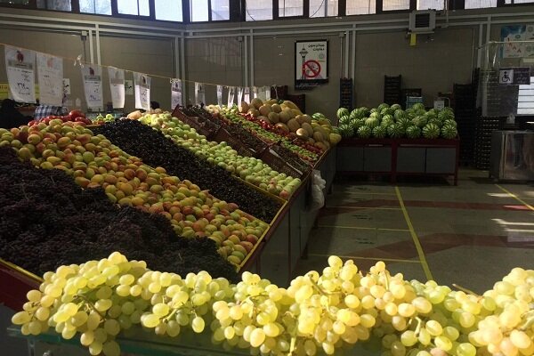 کاهش قیمت ۱۱ قلم میوه در میادین میوه و تره بار تهران + نرخنامه