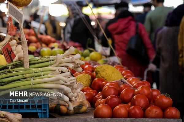 فعالیت همه بازارها و میادین میوه و تره بار در روز چهارشنبه