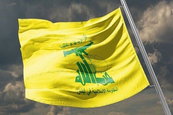 اهتزاز پرچم حزب‌الله بر بام ساختمان بلدیه
