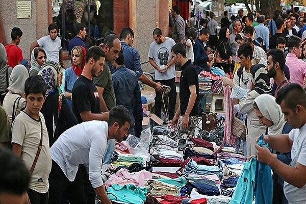 شهرداری تهران با سودجویان اجاره معابر به دستفروشان برخورد می‌کند