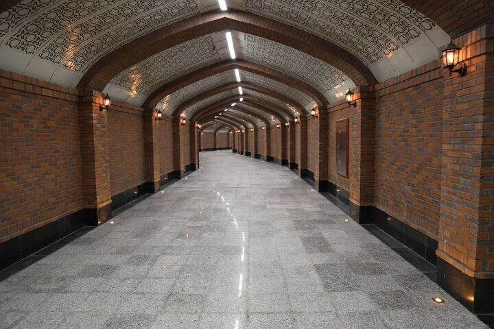 احداث سازه ورودی شرقی و تجهیز زیرگذر گلوبندک تهران