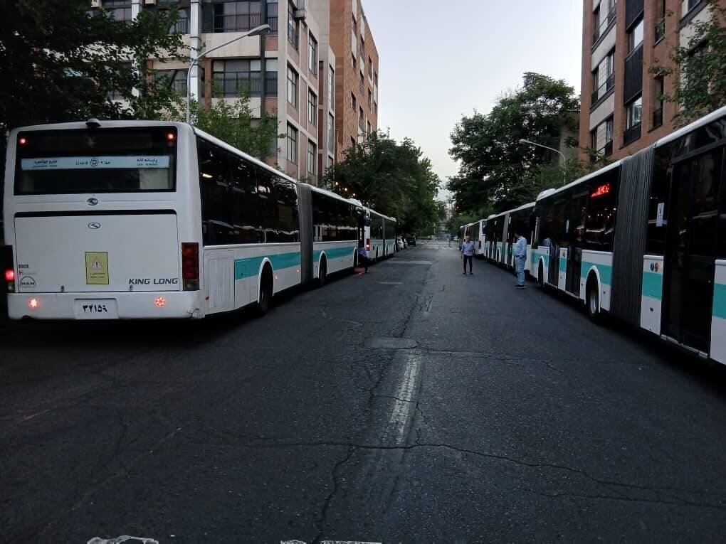 محمدخانی: دو سوم قراردادهای تولیدکنندگان داخلی اتوبوس معوق مانده است