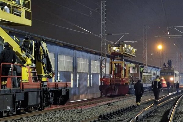 نوسازی شبکه برق خط ۵ مترو بدون توقف سرویسدهی ادامه دارد