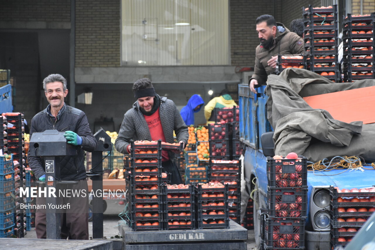 کنترل قیمت و کیفیت اقلام یلدایی در میادین میوه و تره‌بار