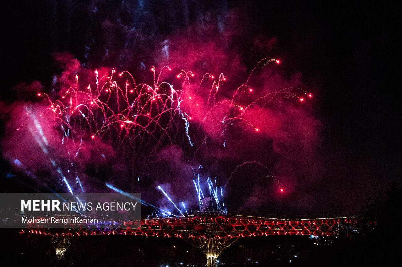 پل طبیعت امشب به رنگ پرچم ایران درمی‌آید