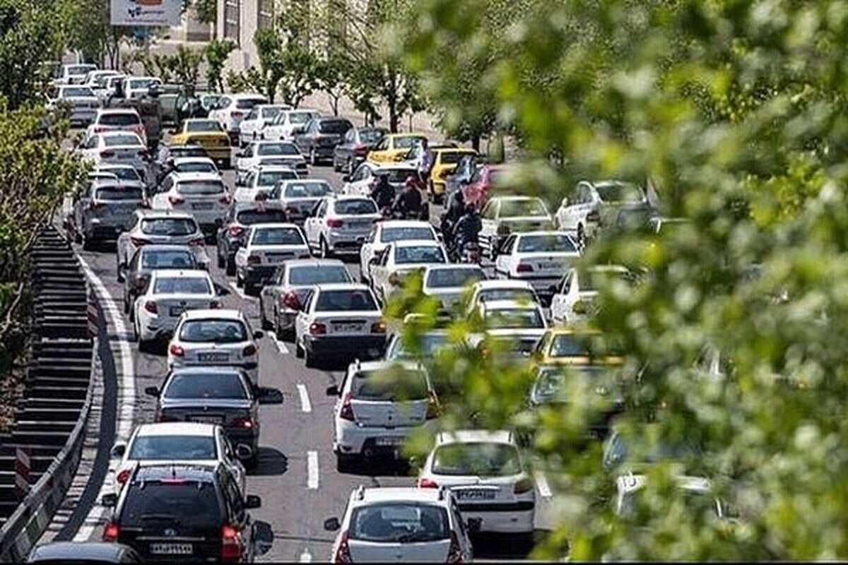 ترافیک در اکثر معابر و بزرگراه‌های پایتخت پرحجم است