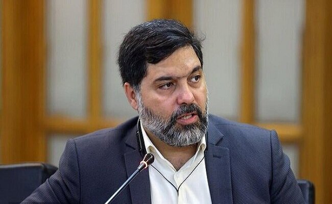 نادعلی: نباید با موضوع بساط‌گستری احساسی برخورد کرد