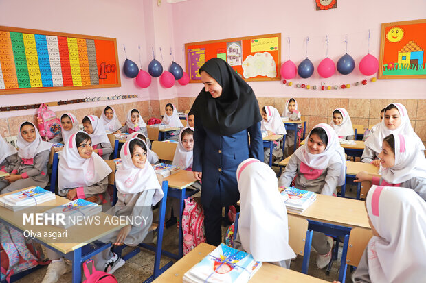 شهرداری تهران با اجرای پویش «سلام به آینده» به استقبال مهر رفت