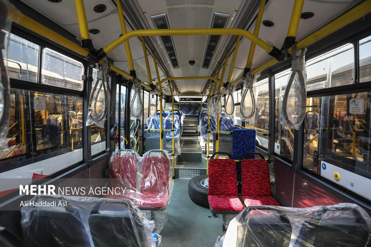 ورود ۳۵ اتوبوس دوکابین جدید به خطوط تندرو تهران