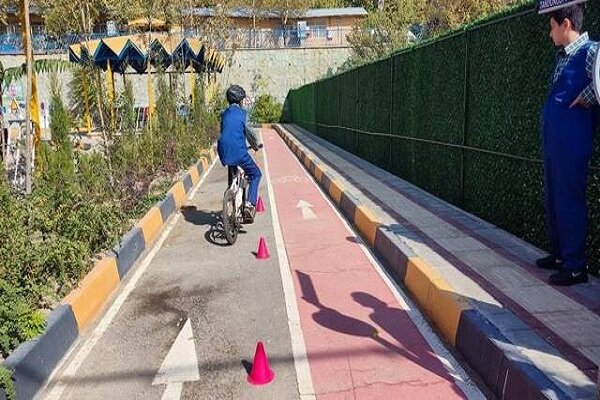 توسعه زیرساختهای حمل و نقل عمومی منطقه یک