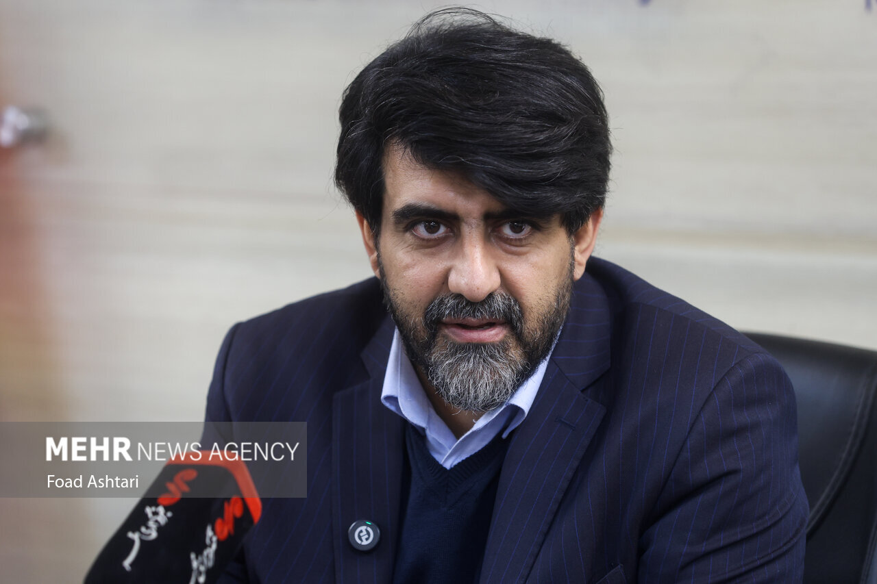 محمدخانی برای حضور در انتخابات شوراها ثبت نام کرد