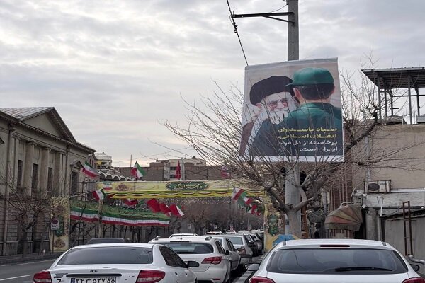 نصب بنر توسط شهرداری منطقه ۱۱ مقابل سفارتخانه‌های فرانسه و ایتالیا